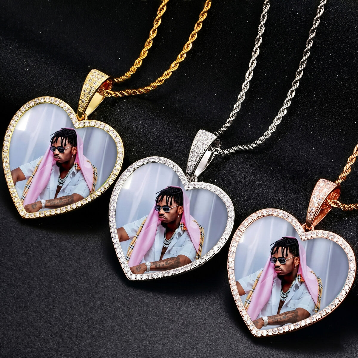 All three heart-shaped pendants, gold heart picture chain necklace