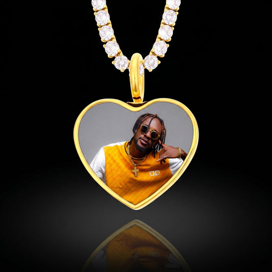 18K gold heart memorial chain with picture front view