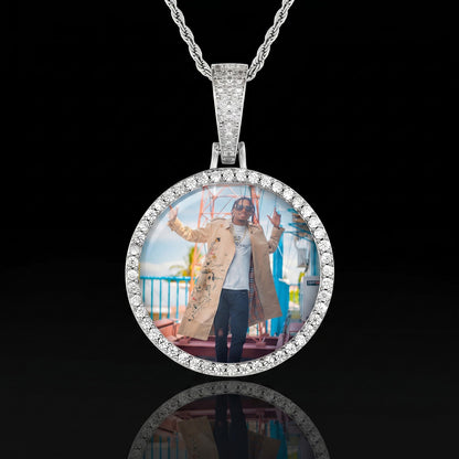 Personalized necklace with photo and  18K gold custom circle chain with picture front view